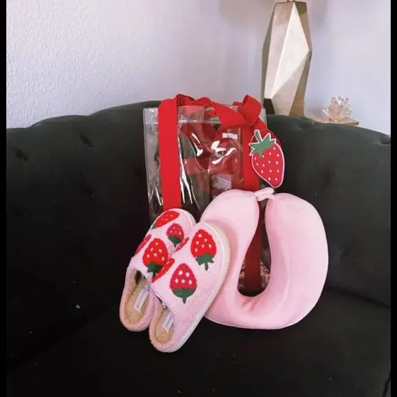 Strawberry themed 4-piece gift set. Perfect for teens/tweens!
